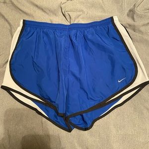 NIKE DRI FIT TEMPO RUNNING SHORTS